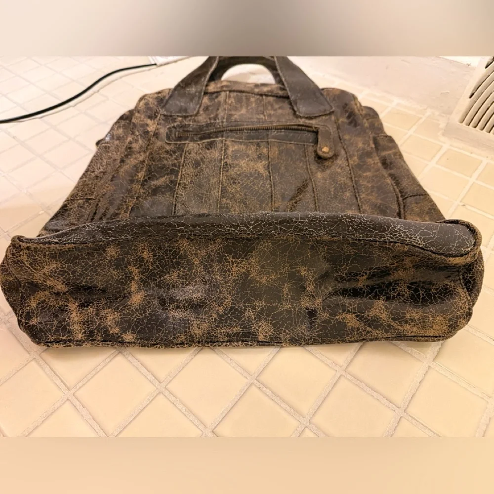 Bryna Nicole Distressed Leather Tote - Rare Find!! - Picture 16 of 17